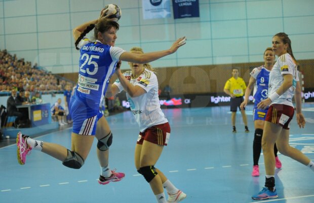 Katiuşa, stînga de fier » Să facem cunoştinţă cu Ekaterina Davîdenko, una dintre cele mai bune stîngace din lume