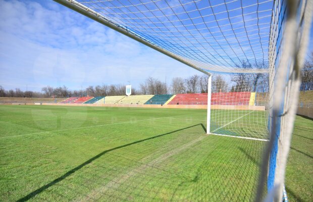 FOTO Şmotru » Aici se va juca derby-ul Craiova - Steaua de mîine! ”Extensivul” are alura unui stadion de divizie inferioară