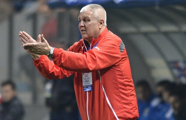 VIDEO Florin Marin, îngropat de propriul goalkeeper la debutul pe banca Oţelului » Tehnicianul a explicat gestul portarului său