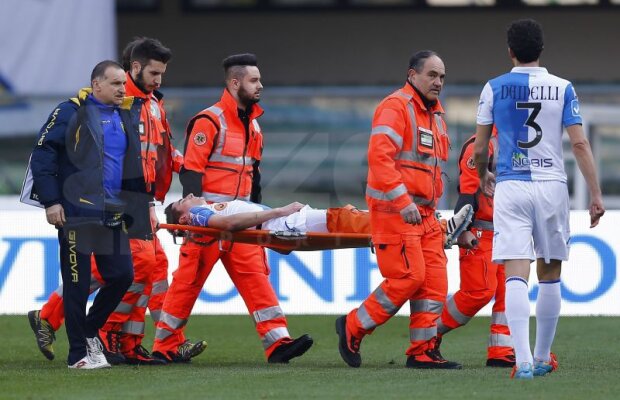 VIDEO Imagini horror din Serie A » Accidentare oribilă în meciul AS Roma - Chievo