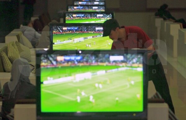 Într-o situaţie financiară dezastruoasă, TVR cere bani de la buget ca să cumpere Jocurile Olimpice şi Campionatul European de fotbal!