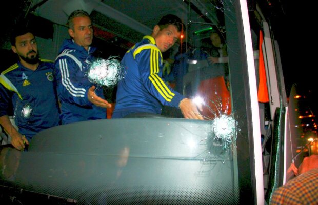 Dezvăluiri din autocarul groazei » Un jucător de la Fener rupe tăcerea: "A fost șocant!"