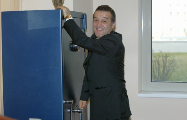 Moment istoric pentru Steaua în ultimii 15 ani » Ce s-a întîmplat cu datoriile clubului către Gigi Becali