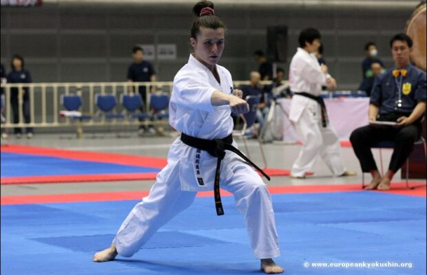 Karate Kyokushin: Raluca Jianu ţinteşte al treilea titlu mondial la kata