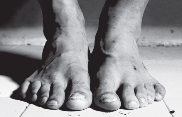 Zlatan și-a făcut un tablou XXL mai puțin obișnuit: "Idioților! Picioarele astea murdare au plătit tot ceea ce am!"