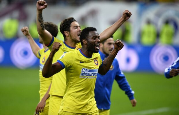 FOTO "Cîinii", ironizaţi » Steliştii au sărbătorit victoria cu Dinamo arătînd "noul salut naţional"