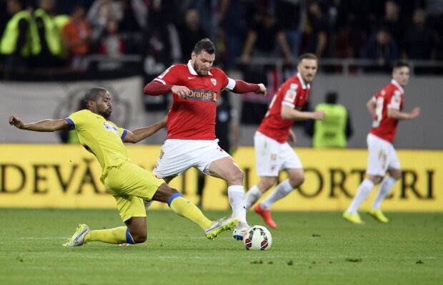 Cornel Dinu, atac la Stoican: "Cîinii cărora dorea să le dea drumul sînt în adăpost! Ai nevoie de telescop ca să vezi tactica lui Dinamo" 