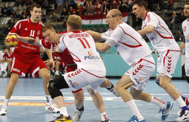 Doi arbitri români vor oficia finala Ligii Campionilor la handbal masculin