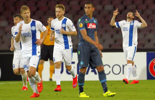 VIDEO Greşeala de arbitraj din cauza căreia Napoli poate pierde calificarea în finala Europa League » Preşedintele napolitanilor a răbufnit la conferința de după meci