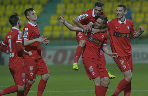 VIDEO Mircea Rednic i-a trezit: victorie după cinci etape pentru Dinamo, 2-0 cu Viitorul