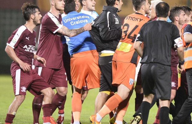 Brancardieri nervoși, Cîrțu fără Xanax și Săpunaru ieșit la bătaie! Cum a arătat Rapid-Craiova, un meci plin de incidente 