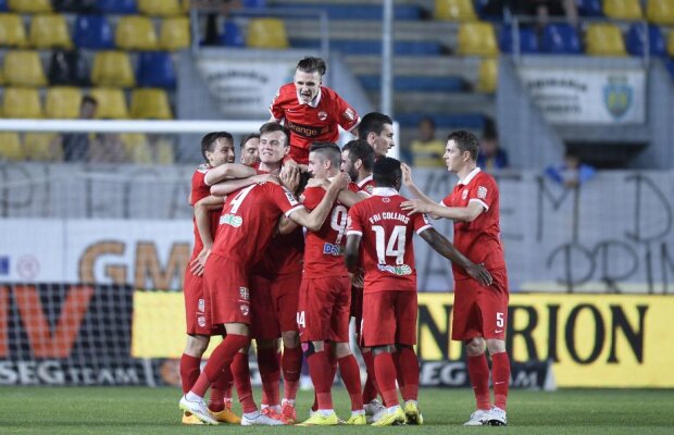 VIDEO+FOTO Revanşa "Puriului" » Dinamo s-a distrat pe "Ilie Oană": 3-0 cu Petrolul