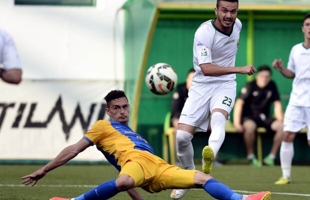 Îi despart 1.000 € » Dinamo se zgîrcește la bani și ar putea rata un nou transfer important