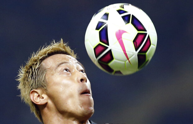 ”Diavoli” cu ochi oblici » Thailandezul Bee Taechaubol e noul partener al lui Silvio Berlusconi la AC Milan