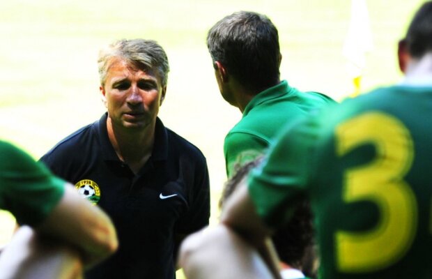 Dan Petrescu a fost ofertat de o echipă din Anglia » Ce decizie a luat antrenorul şi care sînt şansele de a ajunge la ASA