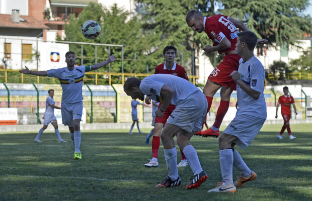 Distracție cu "bucătarii" italieni » În primul amical al verii, Patrick Petre a reușit o "dublă" în doar 45 de minute