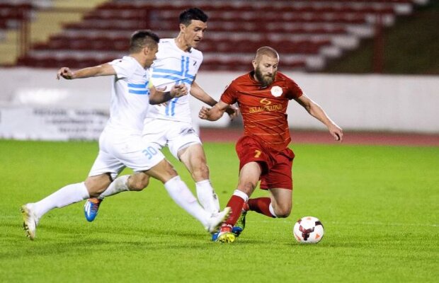 EXCLUSIV VIDEO Dinamo transferă din străinătate » Mijlocaș central adus de Rednic