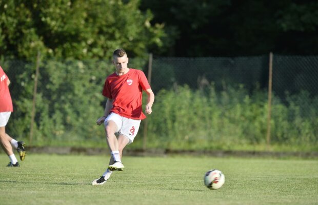 FOTO Vali Lazăr a revenit la Dinamo » Cum s-a comportat mijlocașul la primele antrenamente cu Mircea Rednic