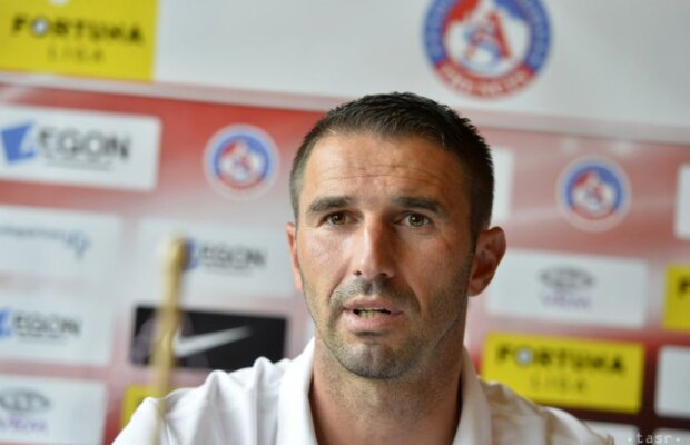 Fără acte » Mirel Rădoi şi antrenorul lui Trencin au un lucru în comun