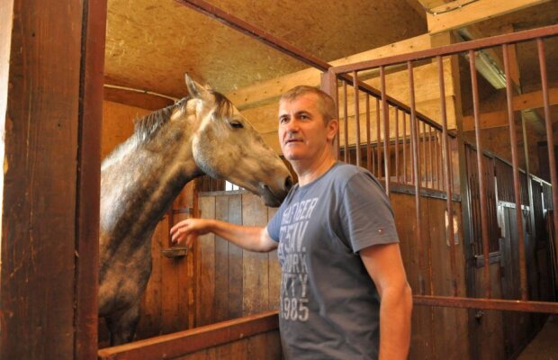 Patronul i-a anunțat pe botoșăneni că îi lasă în Georgia în cazul unui nou pas greșit: "Dacă nu ne calificăm, nu trimit nici caii după ei" :)