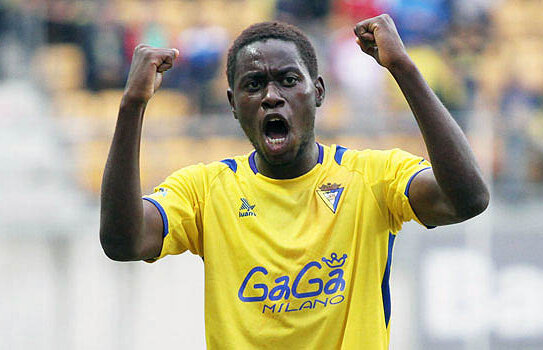 Mai bagă o fisă » Rapid mizează tot pe strategia din iarnă și a adus și acum 5 jucători străini