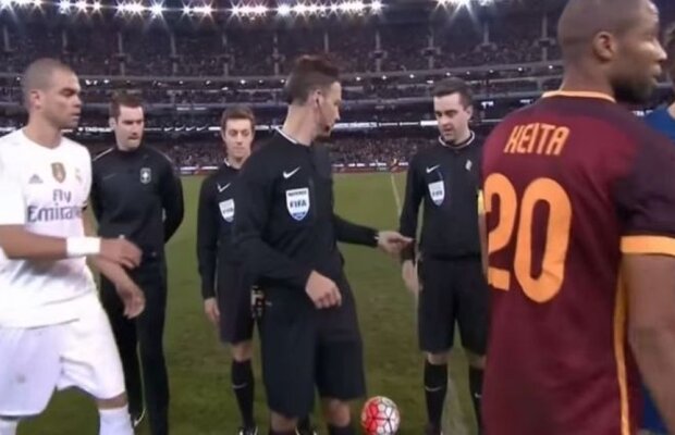VIDEO El Clasico a lăsat urme adînci, Keita vs. Pepe, episodul 3 » Malianul a refuzat din nou să dea mîna cu portughezul