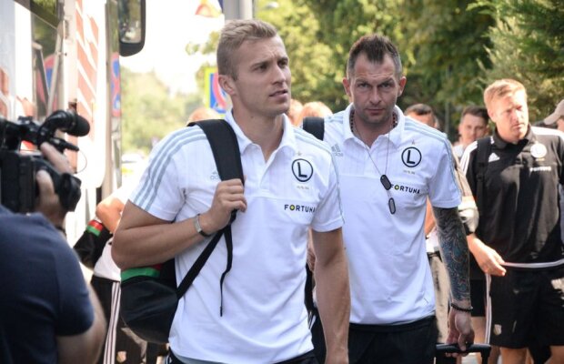 FOTO Jucătorii de la Legia au ajuns la Botoşani » Detalii despre programul polonezilor