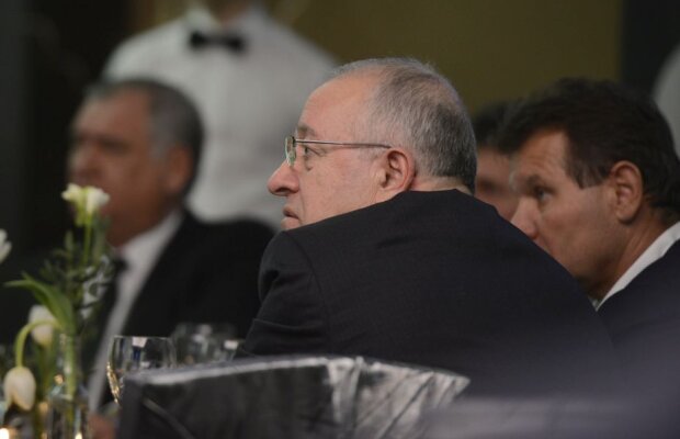  A negociat vînzări de oameni?! Anghelache apare în documentele Securităţii ca fiind cel care strîngea și centraliza sumele încasate de statul român după trimiterea sașilor către Germania