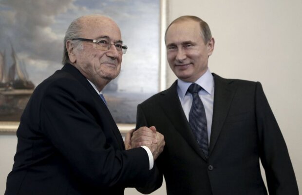 Atac brutal: "Blatter este ca un canibal care își mănîncă părinții și apoi plînge că e orfan"