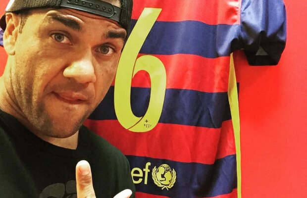 Motivele pentru care Dani Alves a ales să poarte numărul lui Xavi » Ce promisiune i-a făcut brazilianul fostului căpitan
