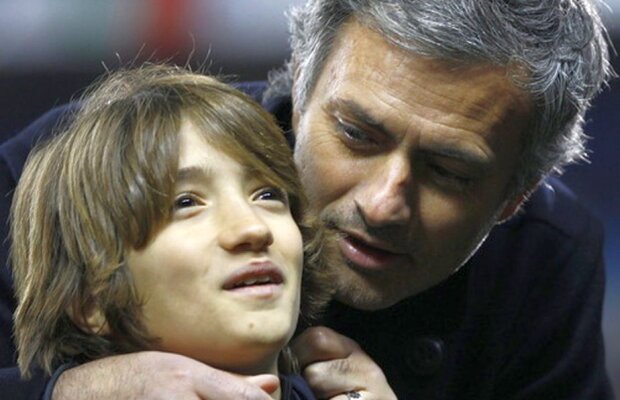 FOTO Fiul lui Mourinho s-a pozat cu tricoul fotbalistului preferat: "El e REGELE! Messi pe viață!"