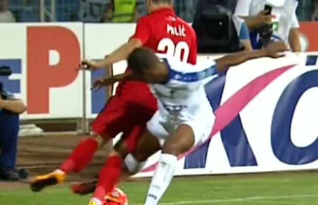 FOTO Trei penalty-uri neacordate! Seară execrabilă pentru ”centralul” de la Pandurii - Dinamo