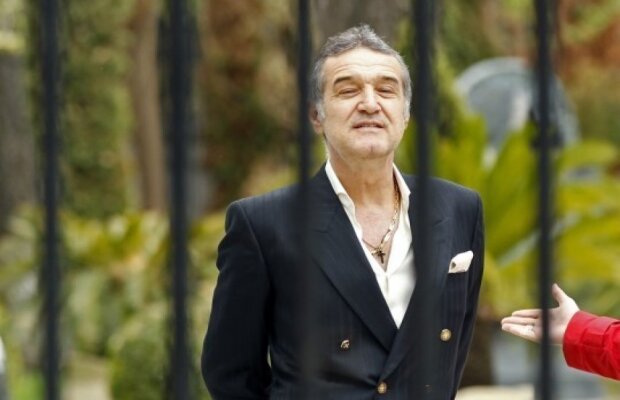 Becali, ironizat după ce a anunțat că i-ar plăcea să preia Petrolul: "Am văzut că dărîmă statuia lui Caragiale ca să îi facă lui una" :)
