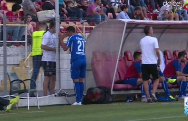 VIDEO Faza zilei în Europa vine din Liga 1! Un jucător a primit indicaţii prin handsfree de la antrenor :D