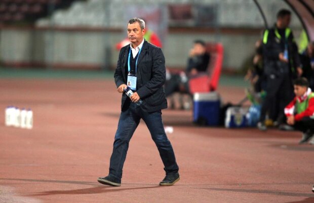 Mircea Rednic laudă ultimul transfer al Stelei, dar îl și avertizează: "Aici toți sînt antrenori! Se așteaptă să dai cinci pase de gol la debut"