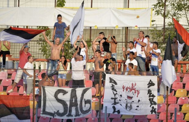 Vuvuzelele urii ;)  » "Durii" de la Voluntari au sărit la bătaie în tribunele din "Ștefan cel Mare" 