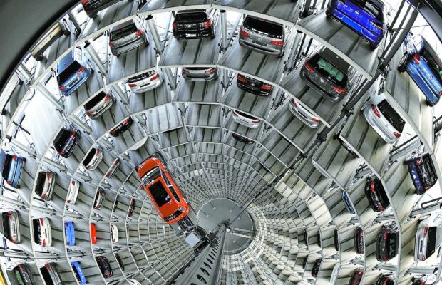 Nemții de la Volkswagen i-au păcălit pe americani cu un soft trișor și ar putea primi o amendă istorică! 500.000 de mașini vor fi rechemate în service-urile din SUA!