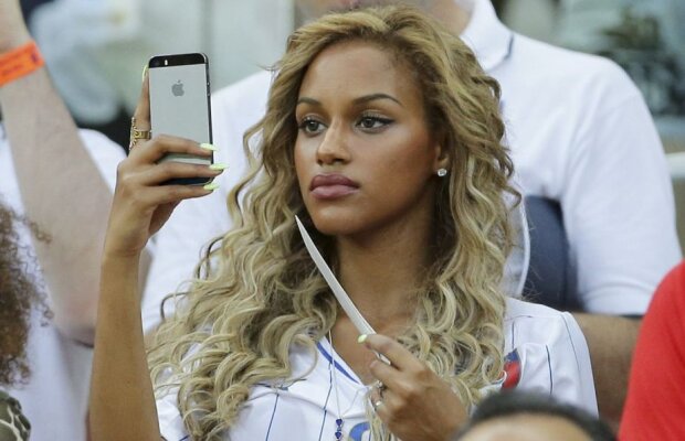Flirtează cu Hamilton, dar e cu gîndul la Balotelli » Gestul inedit făcut de Fanny Neguesha
