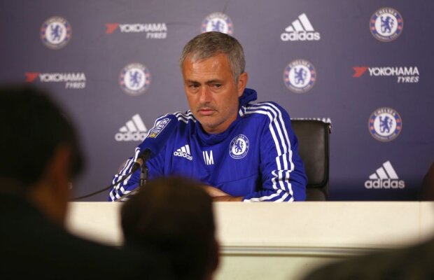 Aflat în criză, Jose Mourinho și-a acoperit un post: a adus un fotbalist de 33 de ani