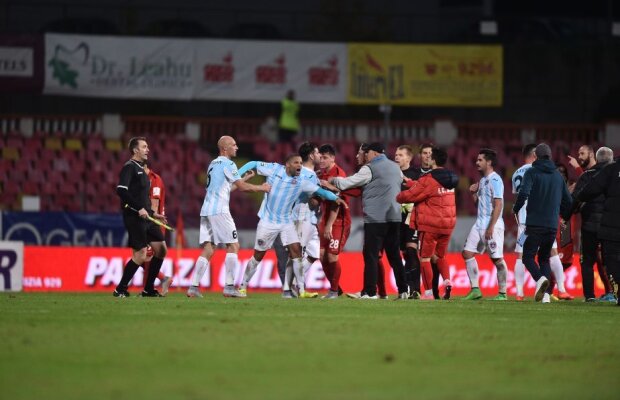 Scandal la finalul meciului Dinamo - ASA, 2-1 » Mureșenii au vrut să intre în vestiarul "cîinilor"