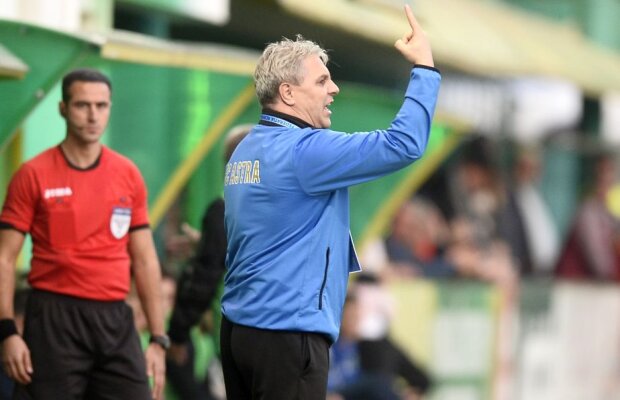 Șumudică a lansat noul refren de la Astra Giurgiu: "Cine e pe primul loc și nu are bani deloc?!"