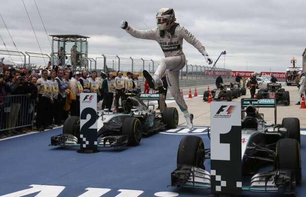 Trei coroane » Lewis Hamilton şi-a asigurat victoria finală în acest sezon: s-a impus și în Marele Premiu al SUA