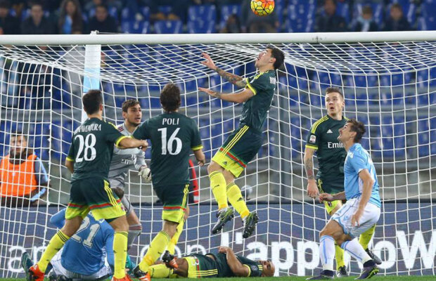 Inconștient un minut! Victorie rossonera cu frisoane: Alex, la un pas de tragedie