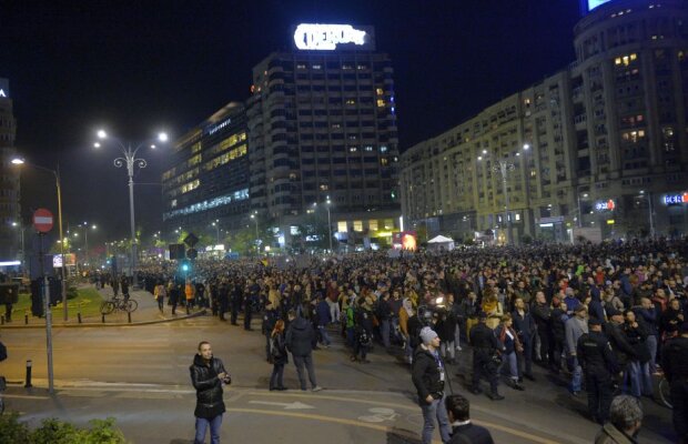 FOTO Un fotbalist din naţionala României se alătură protestelor din București » Ce spune despre evenimentele din Capitală