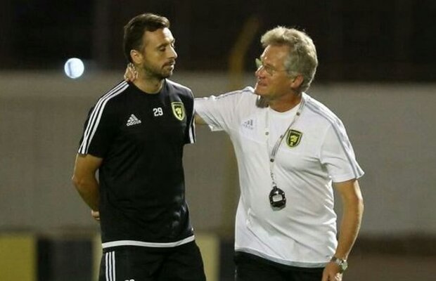 VIDEO Pe făraș! Presa din Arabia Saudită anunță că Boloni a fost demis de la Al Ittihad! Suporterii au aruncat cu sticle după el!