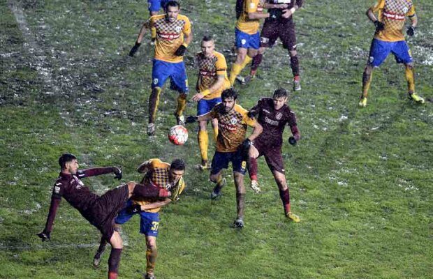 VIDEO S-a spart gheața » Petrolul a reușit prima victorie după 11 meciuri, 1-0 cu CFR Cluj