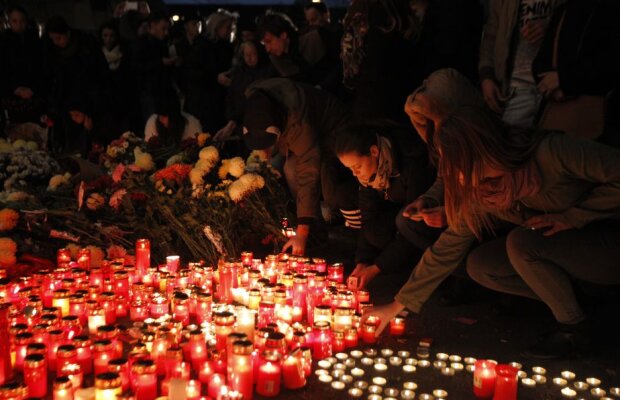 Tatăl lui Alex Hogea, victima numărul 60 din Colectiv, mesaj cutremurător pe Facebook: "Dragul nostru băiat, hai să-ți spunem cum ți-ai petrecut ultimele 23 de zile pe pămînt"