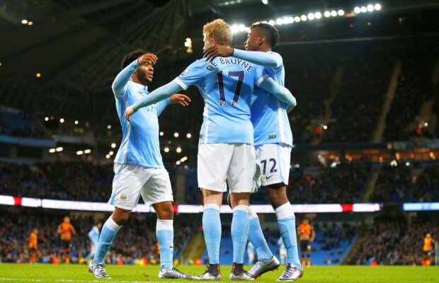 FOTO Un fotbalist al lui City a surprins pe toată lumea » Cîștigă un milion de euro pe lună, dar vine la antrenamente cu o astfel de mașină