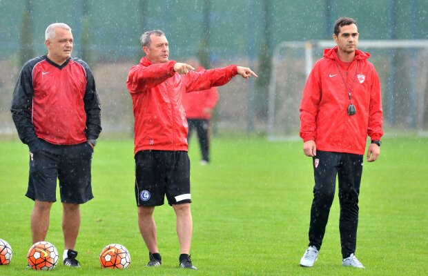 Atacat din toate direcțiile! Un președinte din Liga 1 îl desființează pe Rednic: "Hagi i-a arătat o mînă, fac și eu tot asta" » Cum e ironizat "Puriul"