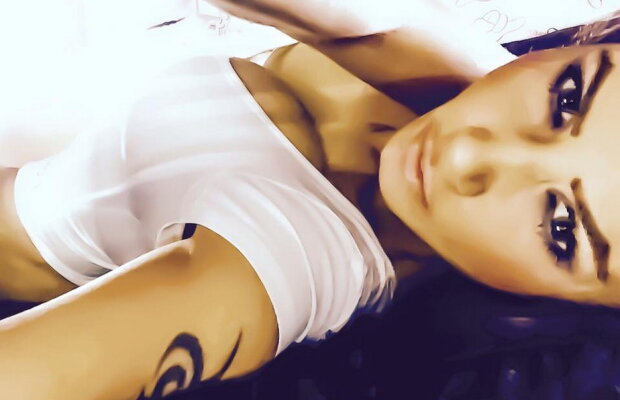 FOTO » Decolteul acesta e mult prea sexy! Oana Zăvoranu își incită fanii pe Facebook